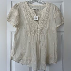 Abercrombie and Fitch- boho style blouse - size M cream